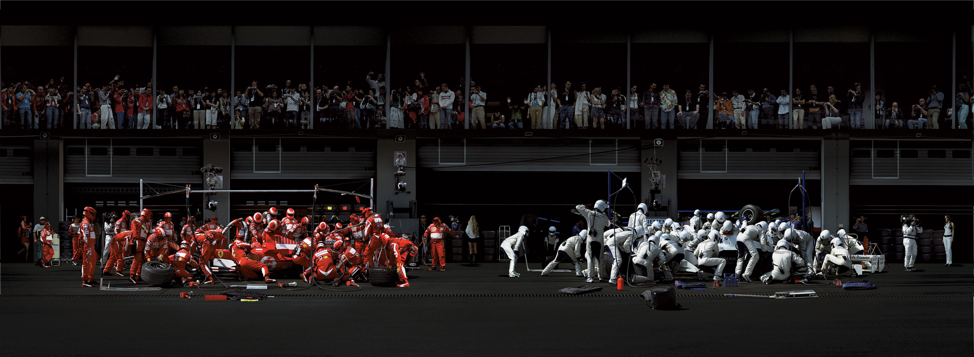 一个ndreas Gursky - F1 Boxenstopp I, 2007, chromogenic print mounted on Plexiglas in artist's frame