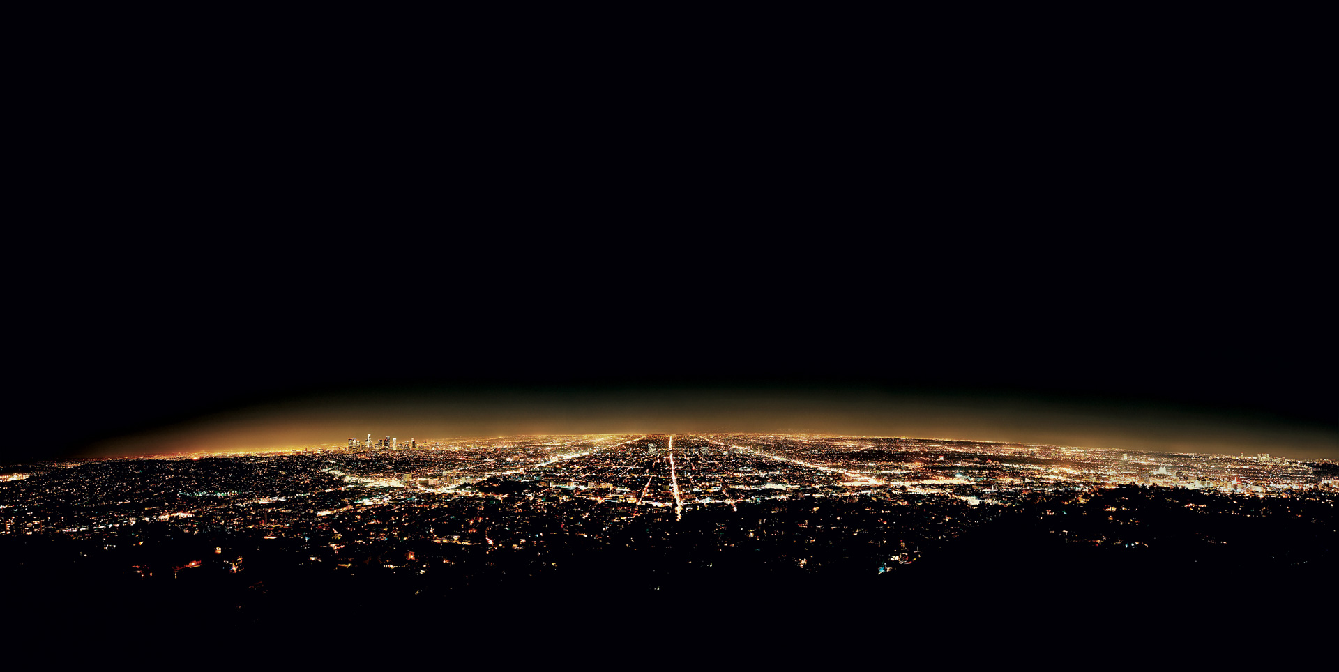 一个ndreas Gursky - Los Angeles, 1998, chromogenic print mounted on Plexiglas in artist's frame