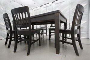 罗伯特Therrien- Under the Table, 1994